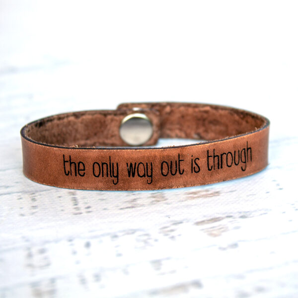 The only way out is through Skinny Leather Bracelet Bison Brown